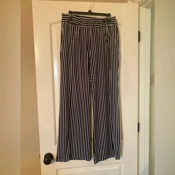 Robert Louis Pants 🌿 - Picture 1 of 5